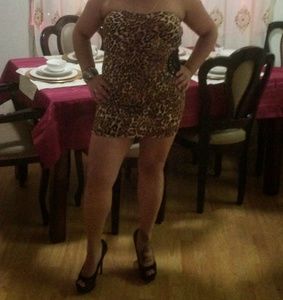 Leopard print sleeveless dress